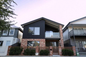 Stylish Stay 4BR Central Wagga